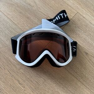 SMITH White Ski Goggles with Black Strap